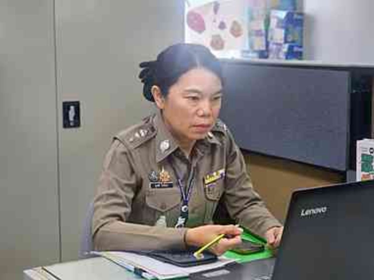 วันนี้(6 มิ.ย.68) เวลา 10.30 น. พ.ต.อ.หญิง ยุพดี โถน้อย รอง ผบก.กม. ร่วมประชุมคณะทำงานขับเคลื่อนและติดตามแผนแม่บท (Master Plan) ที่ดินและอาคารสถานที่ ตร. ครั้งที่ 2/2568 โดยร่วมประชุมทางไกลผ่านจอภาพ (ZOOM MEETING) โดยมี พล.ต.ท.กฤษฎา สุรเชษฐพงษ์ ผู้ช่