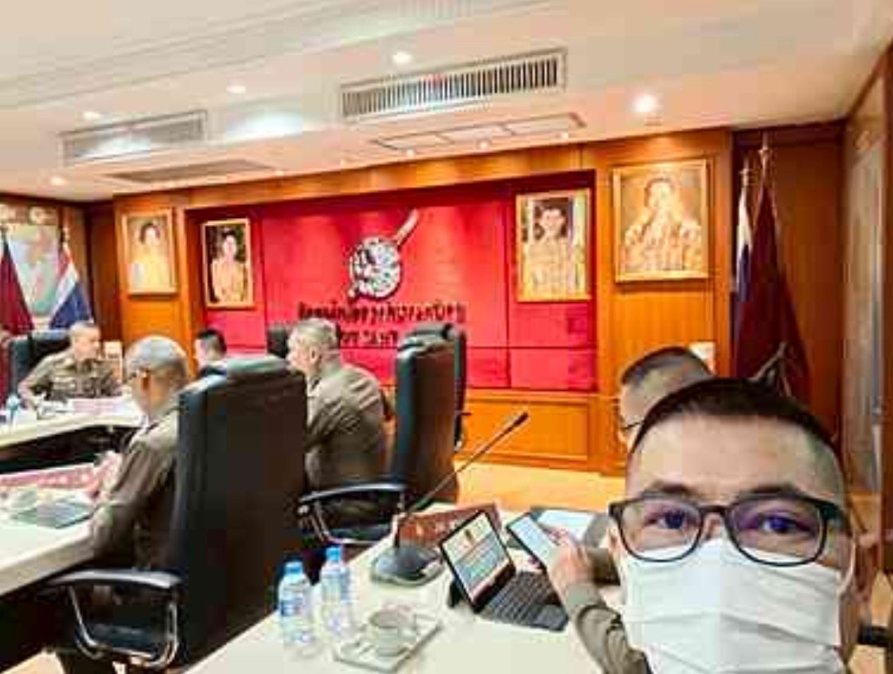 วันนี้(24 มิ.ย.68) เวลา 09.00 น. พ.ต.อ.ธนธัช ปานวงษ์ รอง ผบก.กม. เข้าร่วมประชุมรายงานสรุปสถานการณ์ประจำวันตามนโยบาย ผบ.ตร. ครั้งที่ 2/2568 โดยมี พล.ต.ท.อิทธิพล อัจฉริยประดิษฐ์ ผู้ช่วย ผบ.ตร. เป็นประธาน