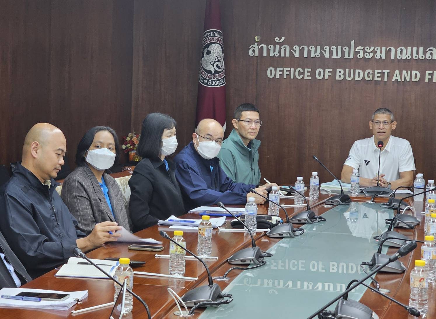 วันนี้ (9 ก.พ.67)เวลา 10.00 น.พ.ต.อ.ไกลสีห์ สุวรรณงาม รอง ผบก.กม.,พ.ต.อ.จิรภัทร์ ชุมศรี ผกก.กลุ่มงานประสานงานรัฐสภา กม.พร้อมด้วย พ.ต.ต.ประทุม นาคทอง สว.กลุ่มงานฯ ได้เข้าร่วมประชุม ที่ห้องประชุม สงป. อาคาร 5 ชั้น 4 เพื่อเตรียมความพร้อมเข้าร่วมประชุมกั