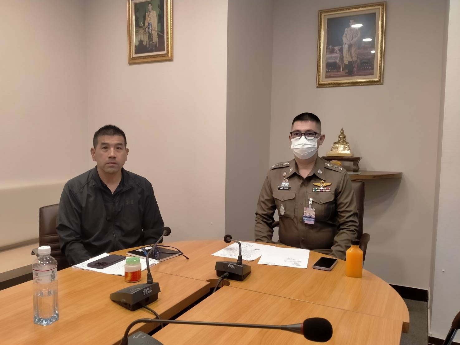 วันนี้(21 มี.ค.68)พ.ต.อ.ธนธัช ปานวงศ์ รอง ผบก.กม. และ ว่าที่ พ.ต.อ.พอพล อุทัยภพ ผกก.ฝอ.กม. เป็นผู้แทน กม. เข้าเฝ้าฟังการประชุมบริหาร ตร. ครั้งที่ 1/2568 เวลา 14.00 น. ณ ห้องประชุมนิติบริรักษ์ ชั้น 16 อาคาร 1 ตร.