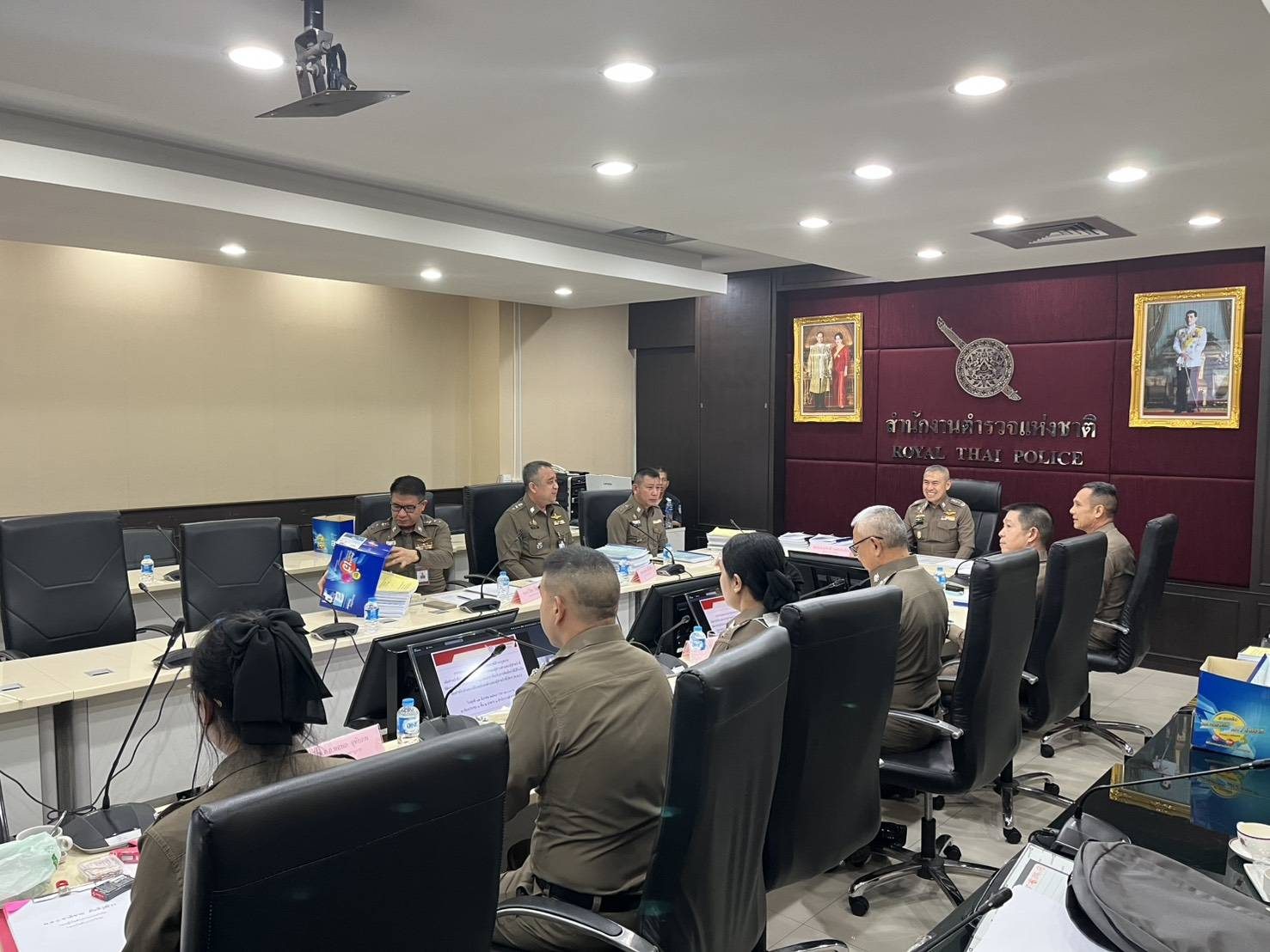 วันนี้ 12 มี.ค.68 เวลา 10.00 น.ทาง กม. ได้จัดประชุมคณะกรรมการผู้ทรงคุณวุฒิด้านกฎหมายเพื่อทำหน้าที่ประเมินความรู้ความสามารถของผู้ดำรงตำแหน่ง ผู้ทำหน้าที่นิติกรระดับผู้กำกับการและระดับรองผู้บังคับการ ที่ขอรับการคัดเลือกให้ได้รับเงินเพิ่มสำหรับตำแหน่งที